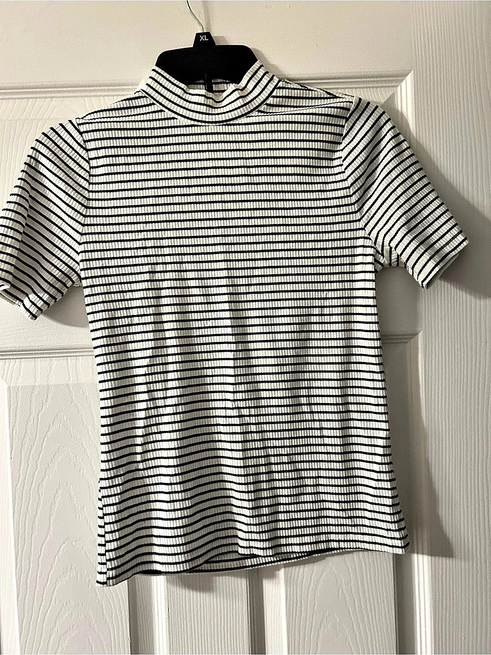 Free Assembly Striped Mock Neck Top in White & Black Size Medium Like New